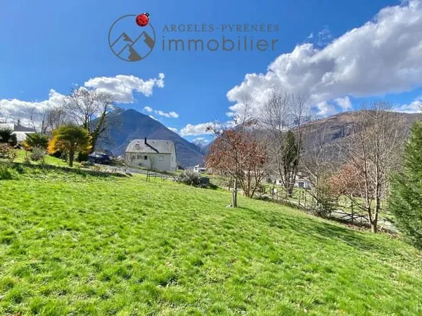 Proche ARGELES-GAZOST : Terrain constructible de 483 m2 (non