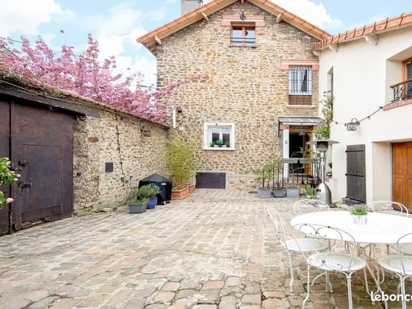 Maison 9 pièces 260 m²