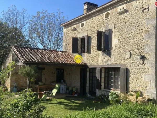 Belle maison en pierre