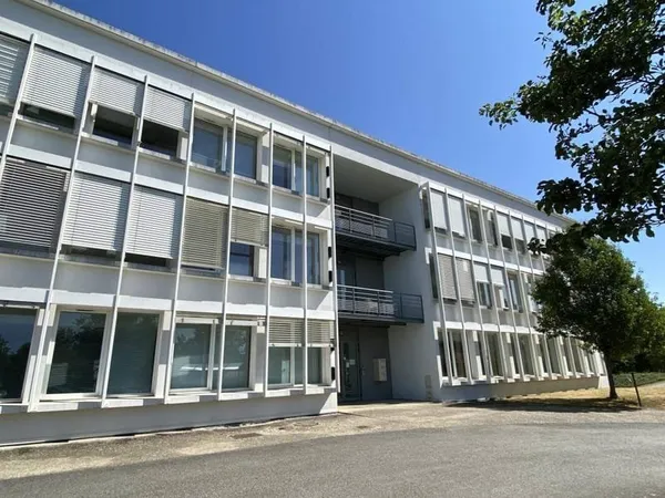 Bureaux 236 m²