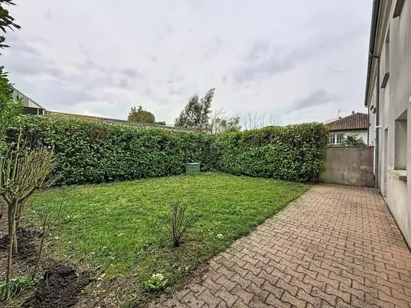 Maison Location Bordeaux 5p 107m² 1652€