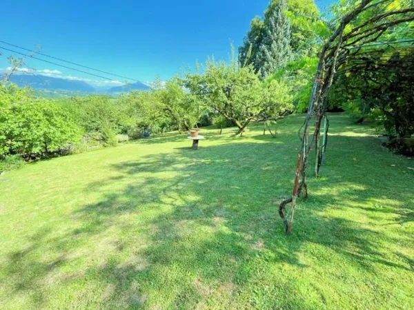 Terrain constructible 1289 m²