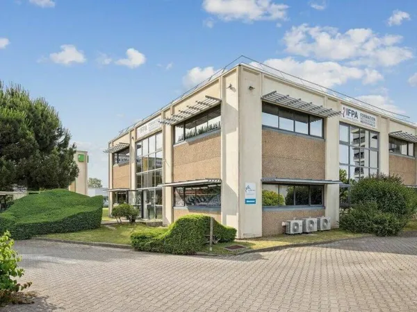 Bureaux 677 m²