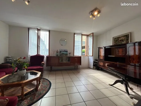 Charmant appartement T2 plain pied avec cour extérieure