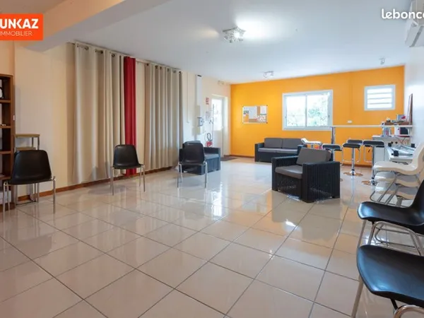 Local 66 m² SAINT PIERRE