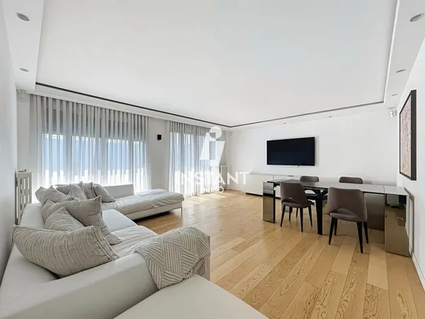 T3 Traversant de 83 m², Rénové avec Goût, Balcon, Parking ?
