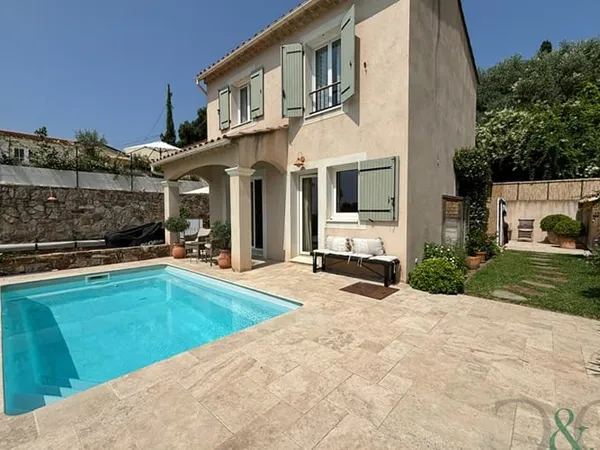 Villa avec piscine et aperçu mer