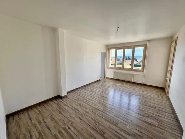 APPARTEMENT T3 A LOUER A RIORGES - MAIRIE