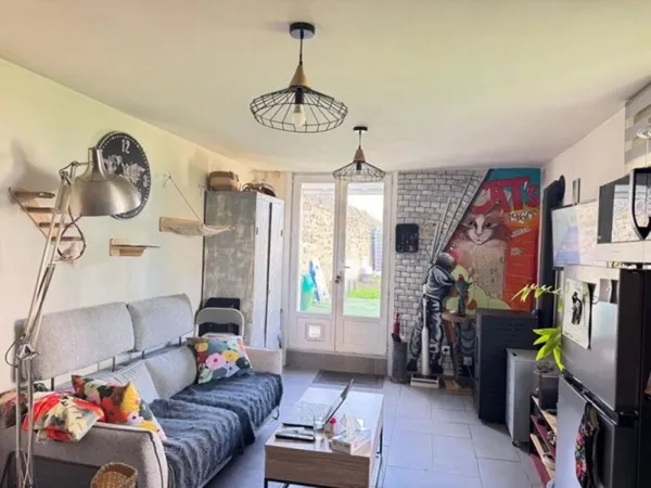 Comme une maison, charmant appartement T2 avec jardinet