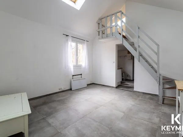 Appartement avec mezzanine - 25m² - Neuilly En Thelle