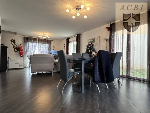 Maison 5 pièces 145 m²