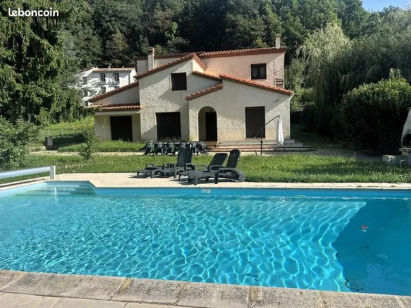Villa 8 pièces 220 m²