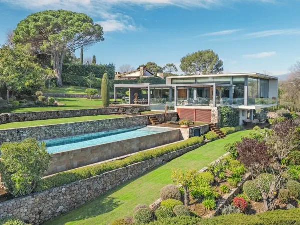 DOMAINE DES CLAUSONNES - SUPERBE PROPRIÉTÉ - VUE MER ET VILLAGE