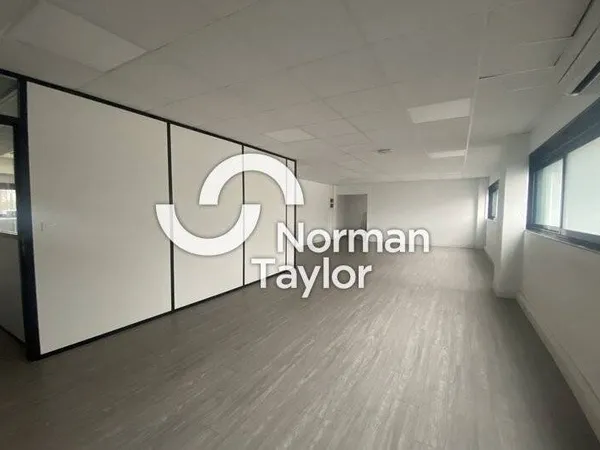 Bureaux 231 m²