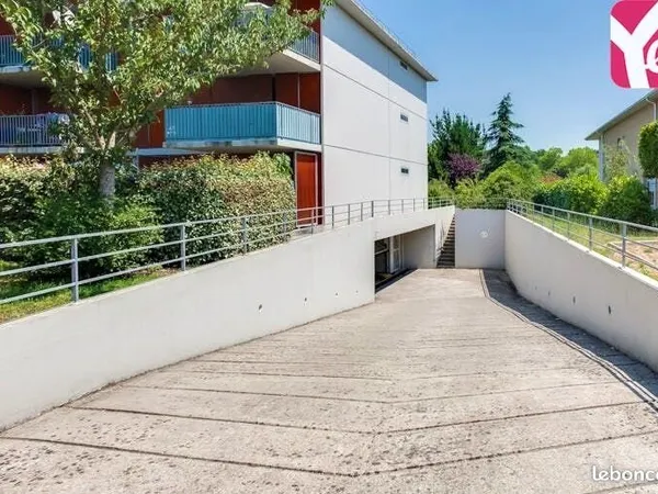 Parking Le Haillan