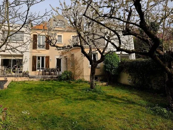 Maison 7 pièces 143 m²