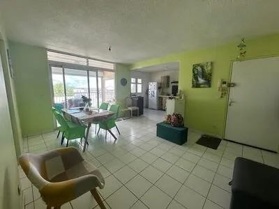 À vendre au Lamentin : T4 aux beaux volumes, idéal famille ou investissement