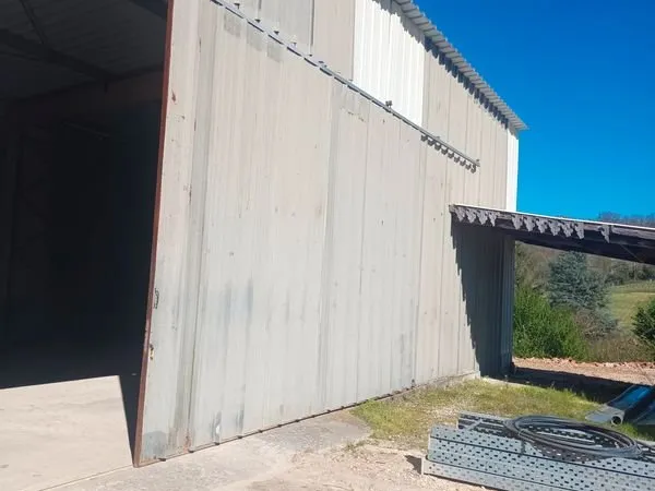 Locaux à louer sur Branne