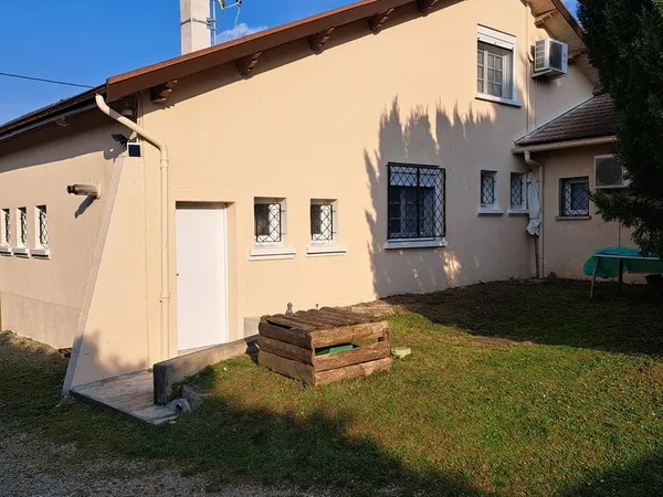 Grande Maison Familiale à la campagne proche de toutes les commodités