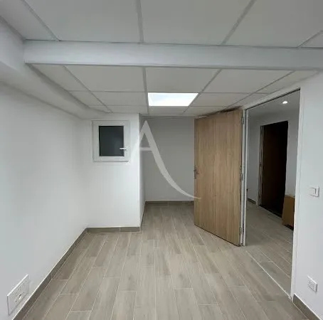 Local 3 pièces 99 m²