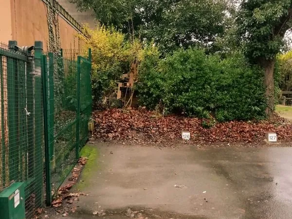 Location parking exterieur - montreuil quartier beaumonts