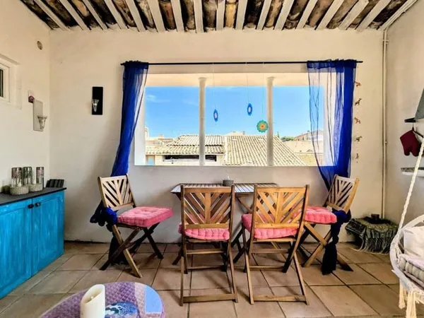 Maison de village de 100 m² avec terrasses - LAURIS