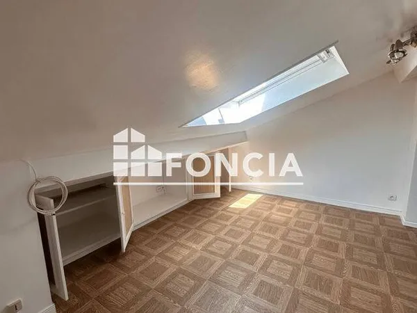 Studio 1 pièce 11 m²