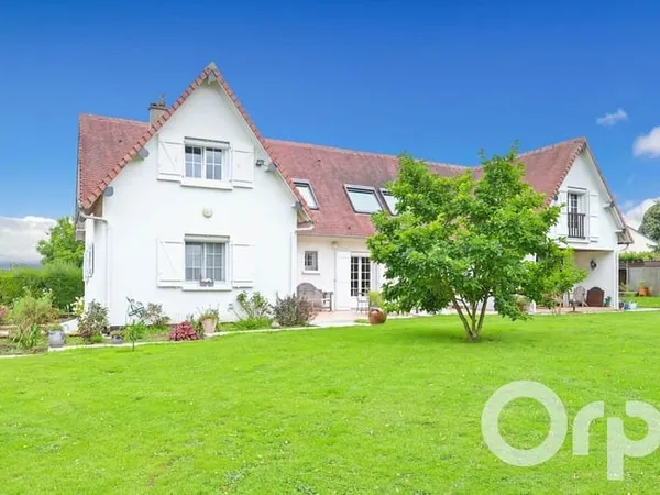 Maison 7 pièces 223 m²
