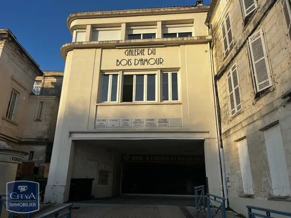Stationnement Location Saintes   55€