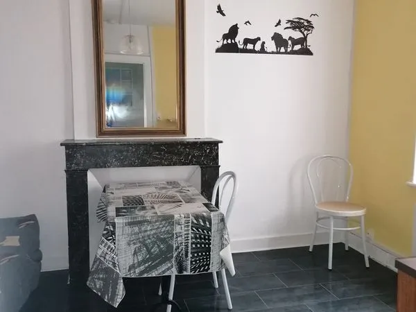 Beau studio meublé centre ville
