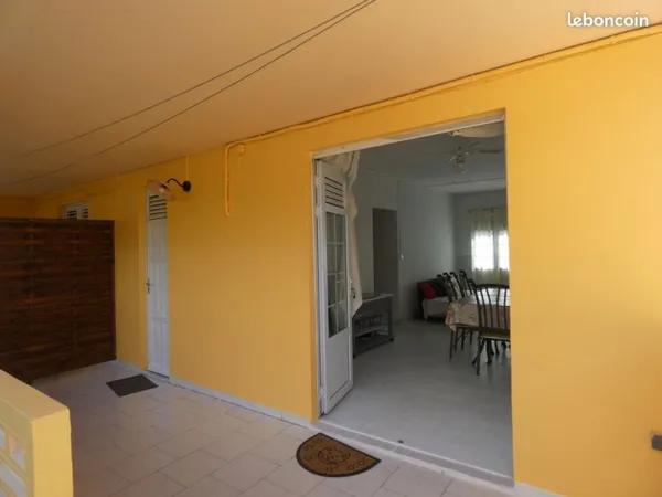 Appartement T3 en maison meublée mitoyenne