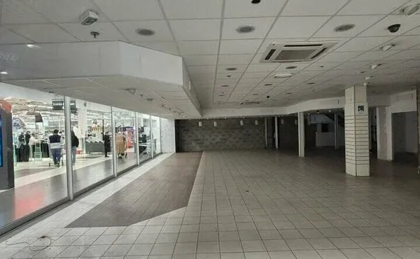 Local commercial 394 m²