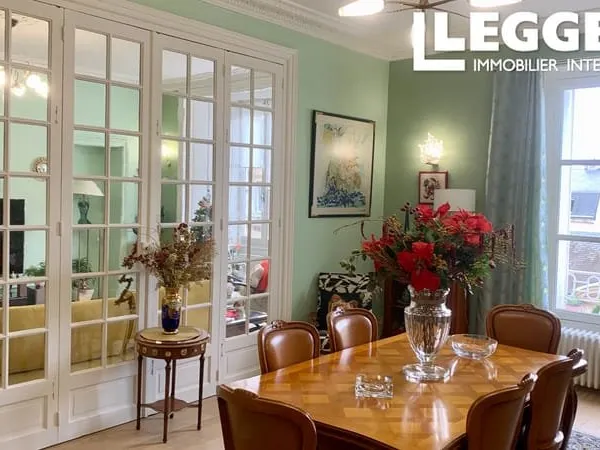 Centre ville de Poitiers, magnifique appartement rénové de 4 chambres, ascenseur et cave