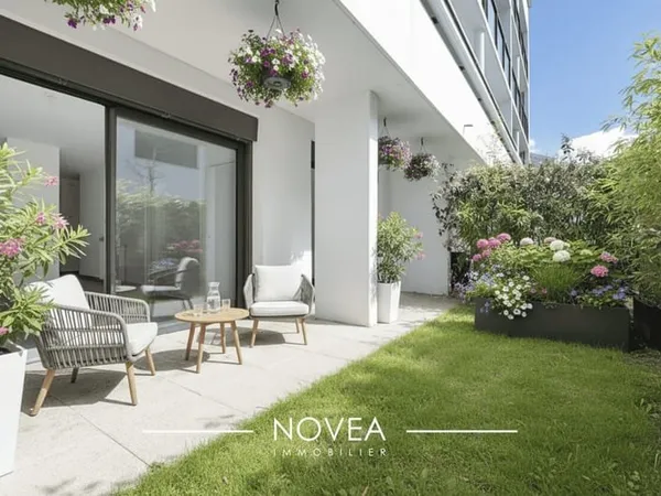 Magnifique rez-de-jardin - Coeur Ecully