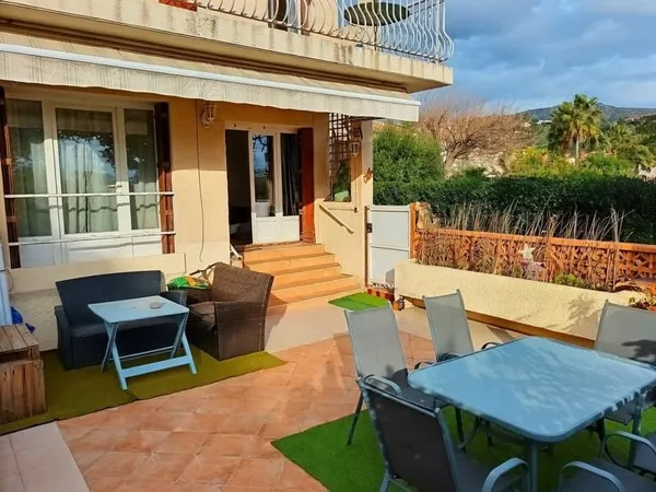 Appartement T3 - Rez de jardin - Centre ville - Parking