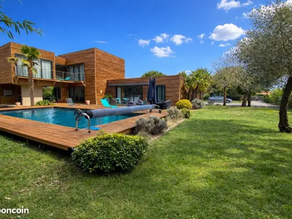 🏡 Location meublée longue durée - Villa d'architecte 247 m² - 6 chambres - Piscine - Parc 2 500 m² -