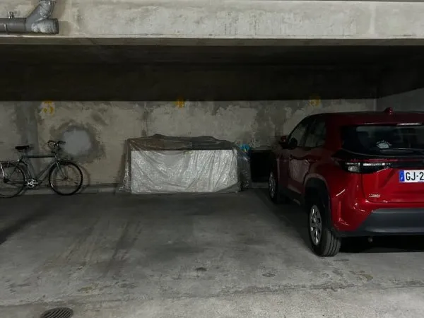 Place de parking rue Pergolèse, entre Porte Maillot et L'Étoile, 16ème Paris - 11m²