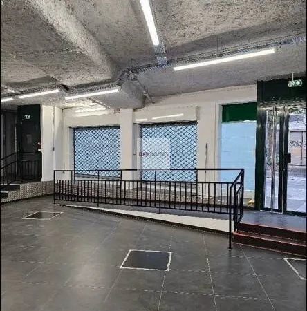 Boutique 2 pièces 369 m²