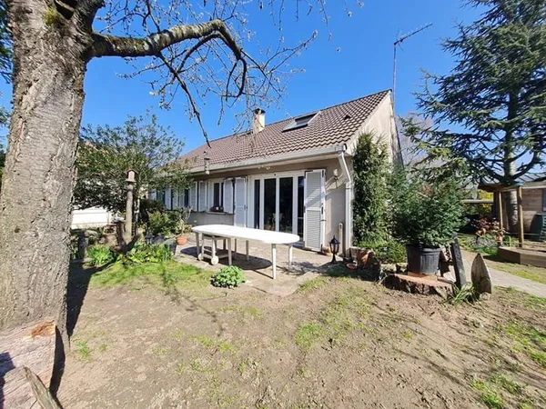 Maison 6 pièces 4 chambres environ 148.44 m2