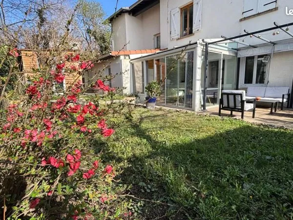 Charmant Appartement en rez de jardin