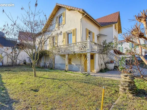Grenoble - Maison individuelle des années 1920 - 172 m²