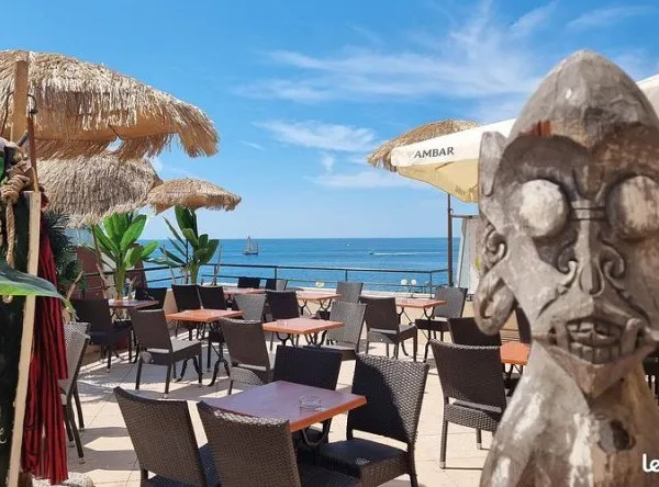 BAR A TAPAS FACE A LA MER AVEC LOGEMENT 2 personnes