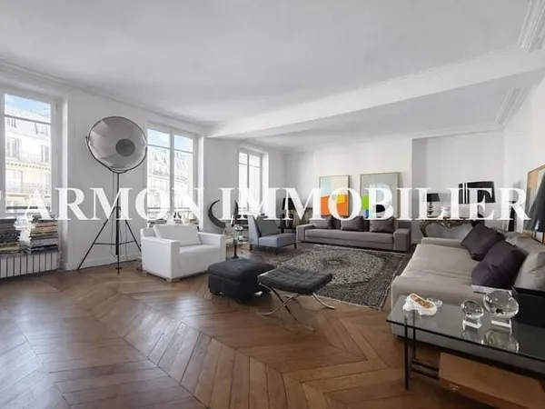 Appartement 3 pièces 250 m²