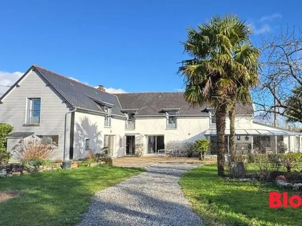 Villa 8 pièces 210 m²