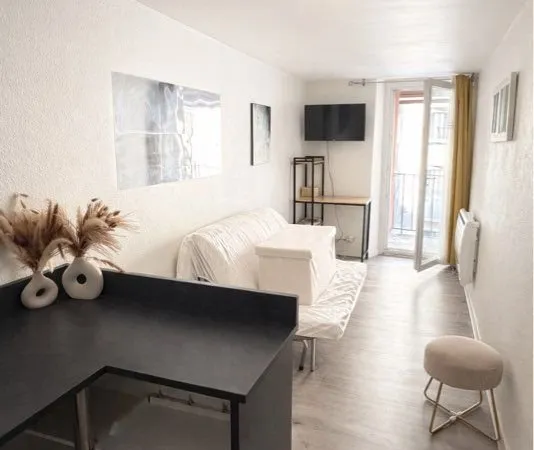 Studio meublé avec balcon centre ville
