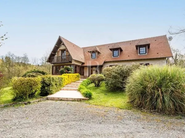 Maison 8 pièces 220 m²