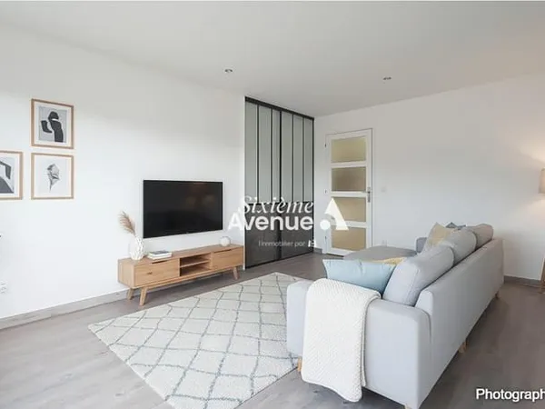 Studio Mougins Tournamy - 25 m² rénové - dernier étage - piscine