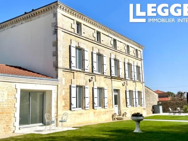Maison 8 pièces 216 m²
