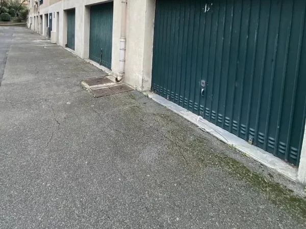 AIX PIGONNET GARAGE DE 17M2