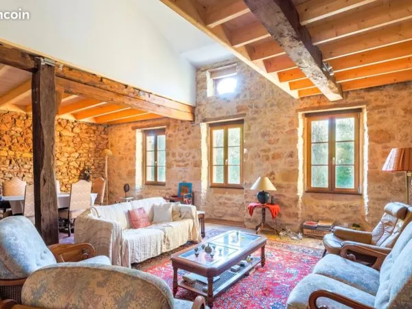 MAISON EN PIERRE avec grand studio (Larroque, Puycelsi)